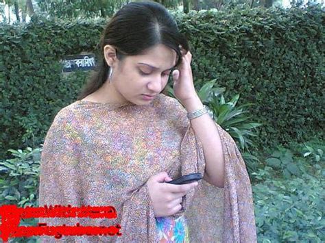 Hot Indian Actress Wallpaper Pakistani Village Girls