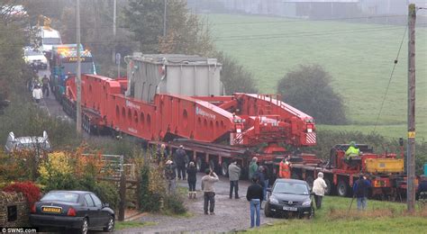 biggest ever load transported on britain s roads weighing more than a