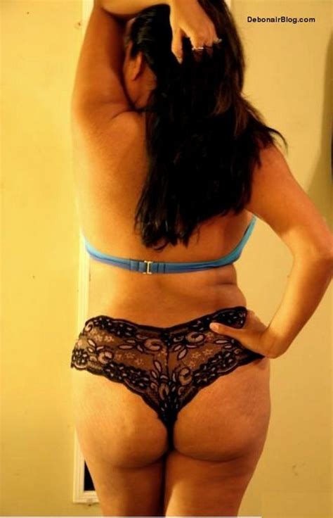 bengali wife in sexy bikini lingerie showing cleavage ass cheeks pics