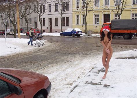 amazing brunette with sporty body walks totally naked at public places russian sexy girls