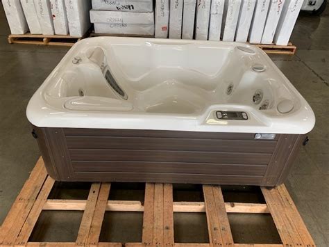 Jetsetter In The Highlife Series Of Hot Tubs By Hot Spring