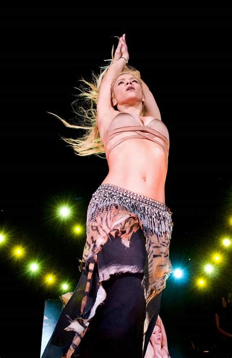Masti Bazar Shakira Hot Performs At Barcelona