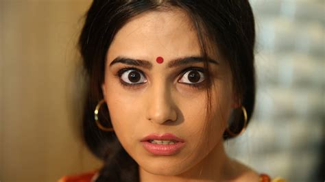 indian model naina ganguly funny face closeup stills