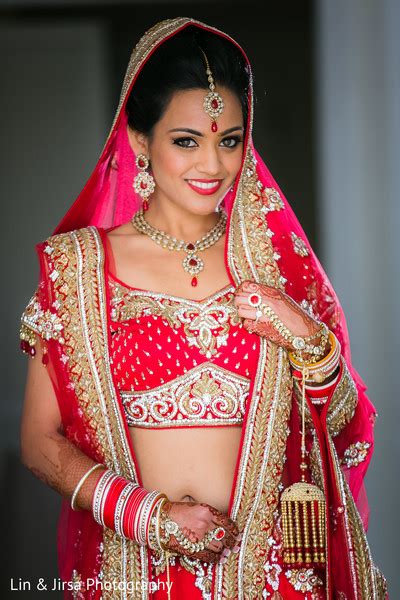 wedding day photography poses for indian brides