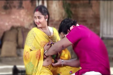 Video This Bhojpuri Song By Pawan Singh Kajal Raghavani