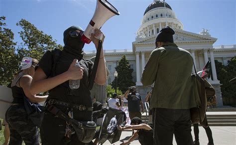 Clashes At White Supremacist Rally In Sacramento Leave 10 Injured Bbc