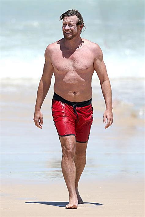Shirtless Simon Baker Looking Buff At The Beach