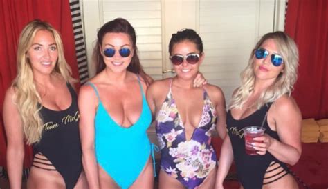 meet the two sisters of conor mcgregor photos