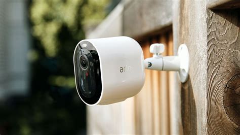 outdoor wireless security cameras  battery powered peace  mind