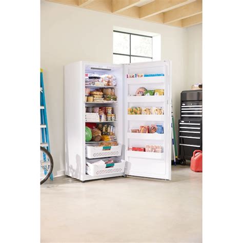 Hisense 21 2 Cu Ft Frost Free Upright Freezer White In The Upright
