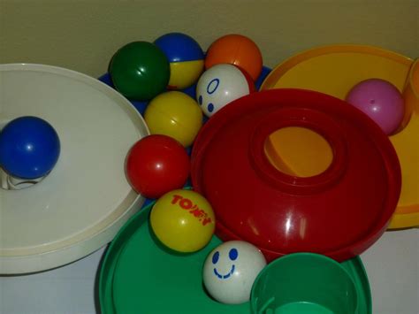 vintage  tomy ball party roll  tower   balls