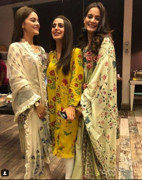 celebrities at sehri hosted by aiman khan minal khan and