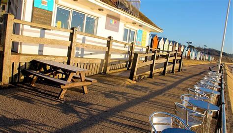 beach hut cafe christchurch