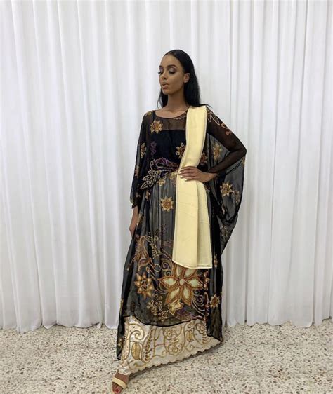 Traditional Somali Attire 🇸🇴 Somali Clothing Womens Trendy Dresses