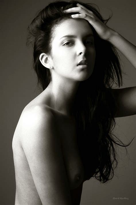 Sara Chafak Nude Pics Page 1
