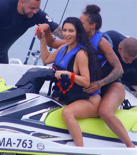 Kim Kardashian Flaunts Show Stopping Curves In Costa Rica
