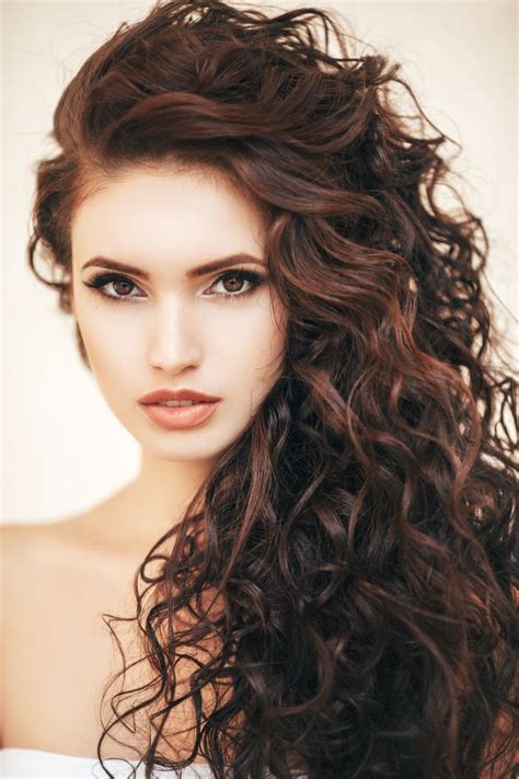 unbelievable teased curly hairstyles