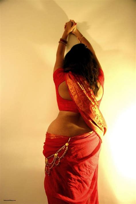 bengali wife from kolkata in red saree and blouse showing cleavage and pussy pics 2