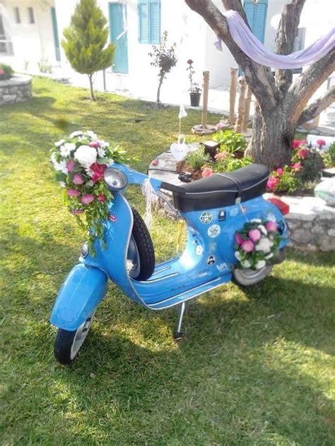 vintage vespa scooter wedding decoration with flowers vespa vintage