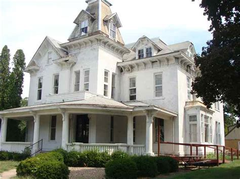 The Lucas Countyan Mansion With Stone Campbell Pedigree