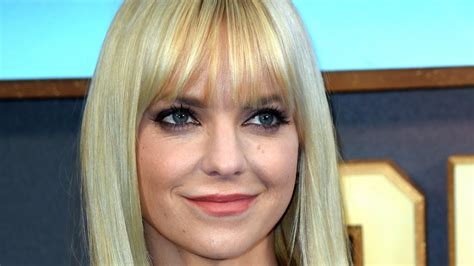 This Is How Much Money Anna Faris Really Made On Mom