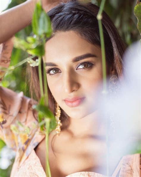 ★♀non stop beauty™ nidhi agarwal unseen shoot hd images beauty