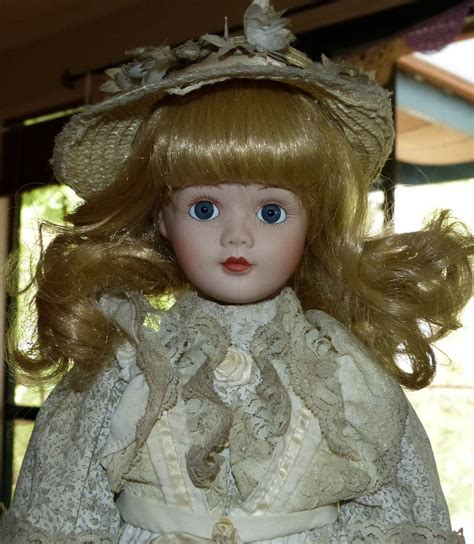porcelain doll collectors weekly