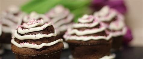 Valentine S Day Treat Decadent Chocolate Merlot Cupcakes Brazenwoman