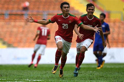 sepak bola indonesia vs malaysia foto bugil bokep 2017