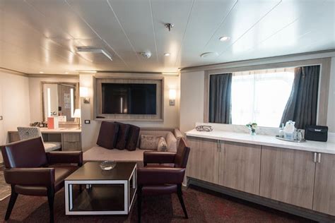 signature suite  holland america nieuw statendam cruise ship cruise critic