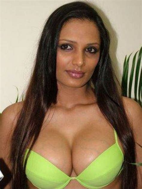 Amazing Rookie Pic With A Beautiful Indian Hooters