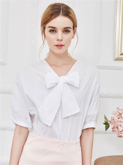 White Bowknot Front Short Sleeve Blouse Glamorous Outfits Short