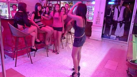 the thai girls at the pattaya skytop guesthouse bar youtube