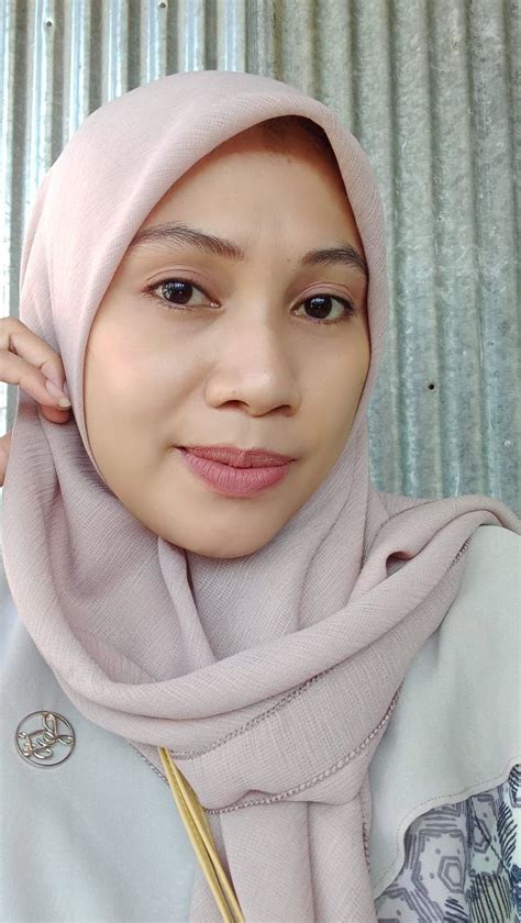 Beautiful Hijab Milf Selfie Olds Pretty Face Quick Fashion Moda