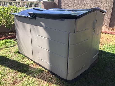 rubbermaid  lid storage shed  green roof
