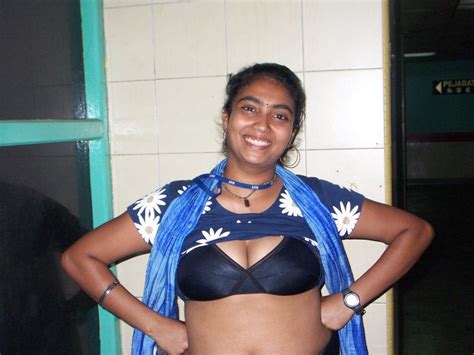 bihari housewife removing bra in office bathroom xxx sex images