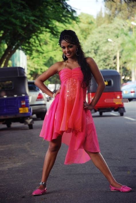 Sri Lankan Hot Models Shalani Tharaka