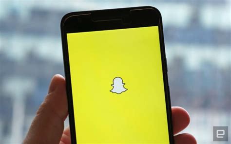 snapchat groups will let you chat with 16 friends at once engadget