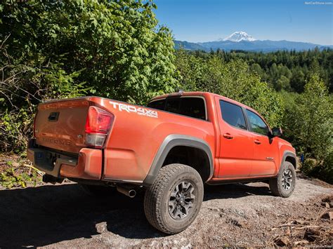 toyota tacoma trd  road  picture