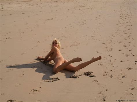 judita nude at the beach redbust