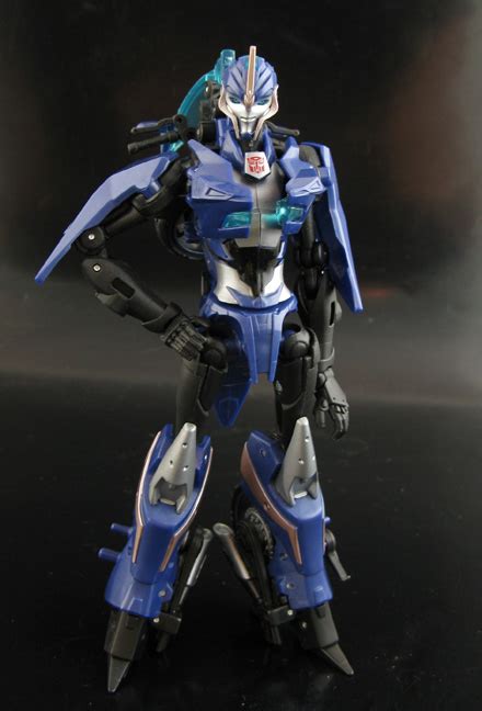 jin saotome s five minute toy review transformers prime arcee review