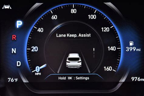kerja lane keeping assist  berkendara lebih aman