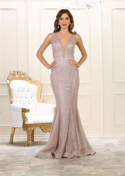 this elegant floor length dress comes with sleeveless and back cutout