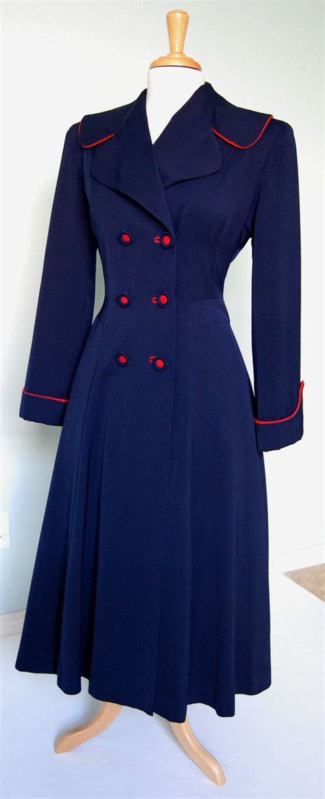 whats not to love about this 1940s red and navy double