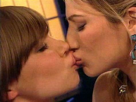 tv show lesbian tubezzz porn photos
