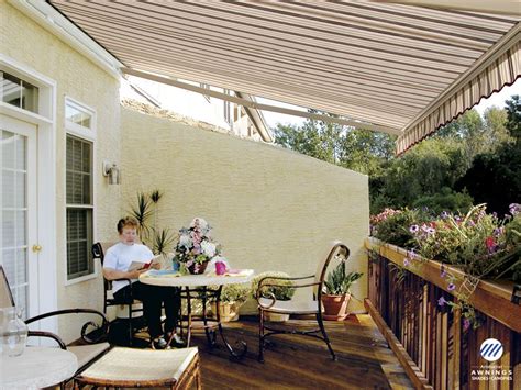 retractable manor awning  scalloped valance cassette  fully enclosed awning hardware