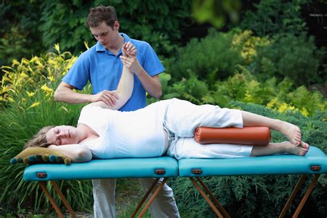 pregnancy massage a massage therapist s guide panda