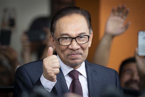 Anwar Ibrahim Ends 24 Year Wait To Become Malaysias Prime Minister