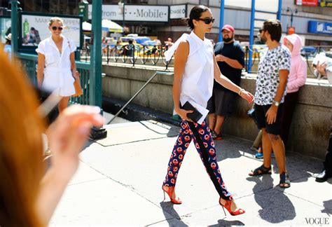 【图】2014春夏纽约时装周秀场外妆发街拍 彩妆 美容频道 Vogue时尚网