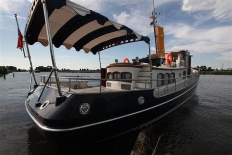 conrad classic   boats  sale yachts